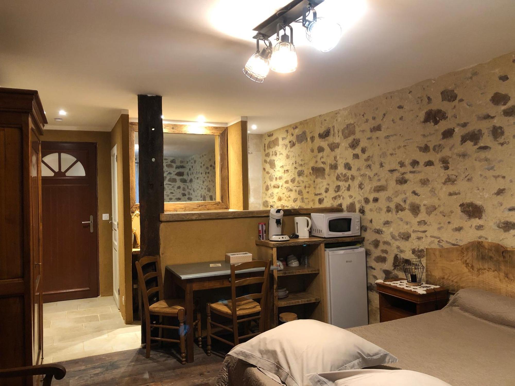 Lacapelle-Marival Ecuries De Saint Maurice- Maison D'Hotes De Gondou מראה חיצוני תמונה
